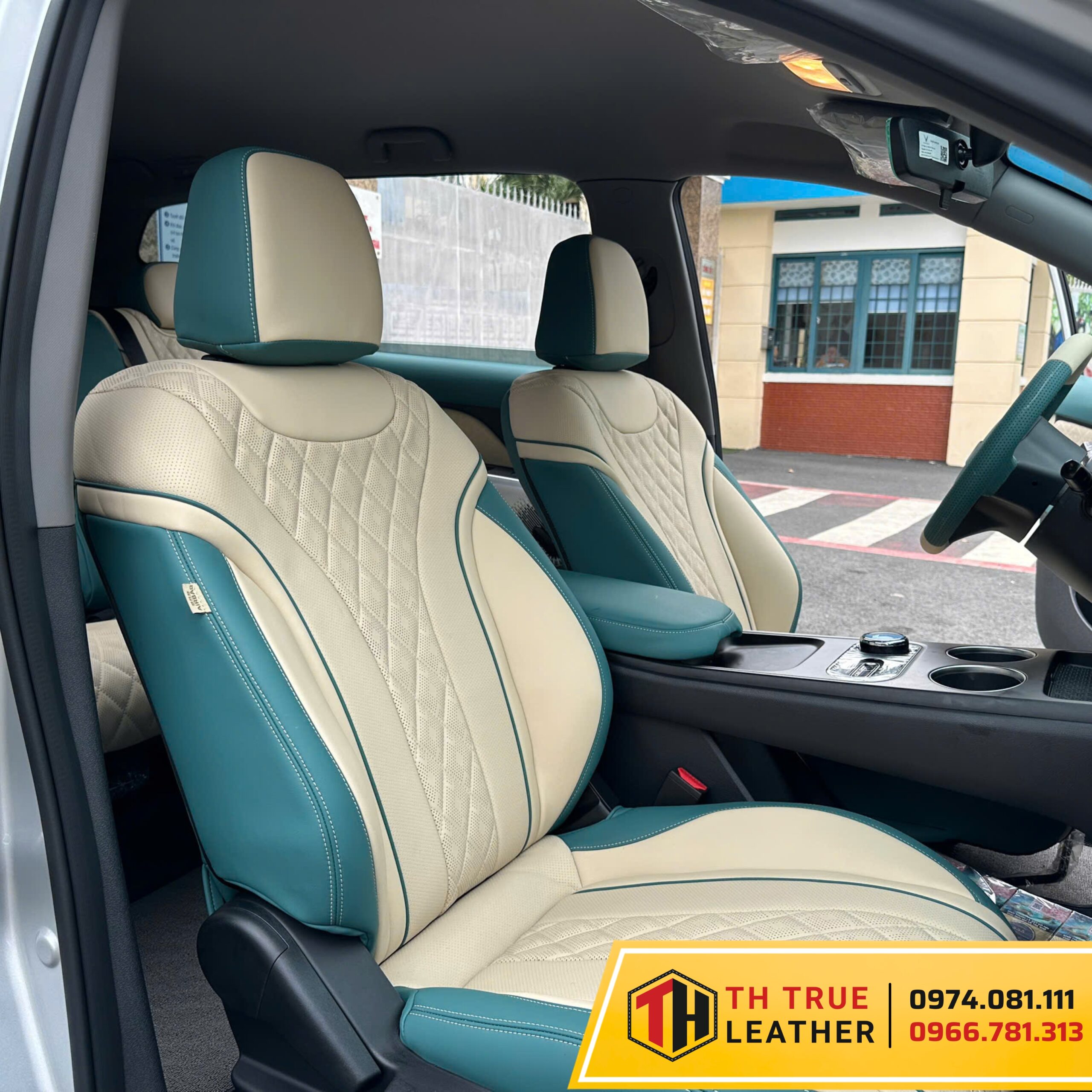 Bọc ghế da ô tô tone màu kem be cho xe Limo Green