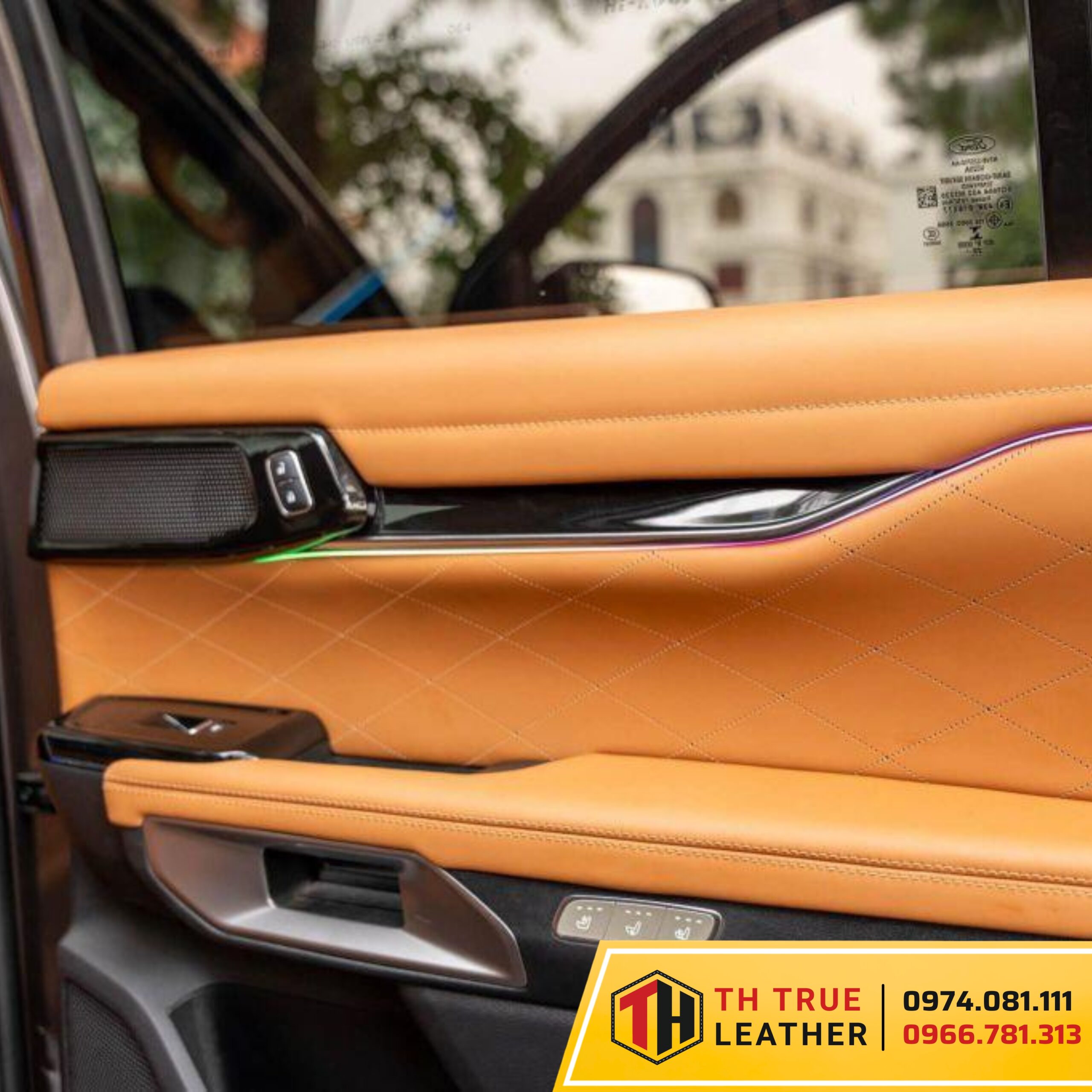 Alternative view of Bọc tapi cửa limo green tone màu nâu